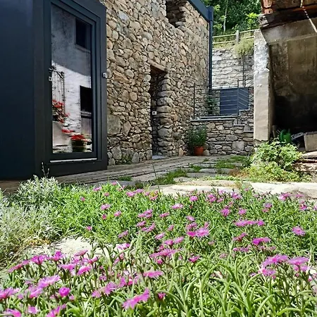 V&v Rentroom Design Gignod