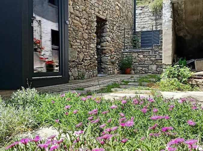 V&v Rentroom Design Gignod